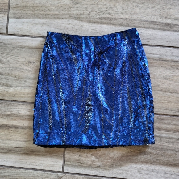 Bebe Blue Sequin Mini skirt size 2 - Picture 2 of 4